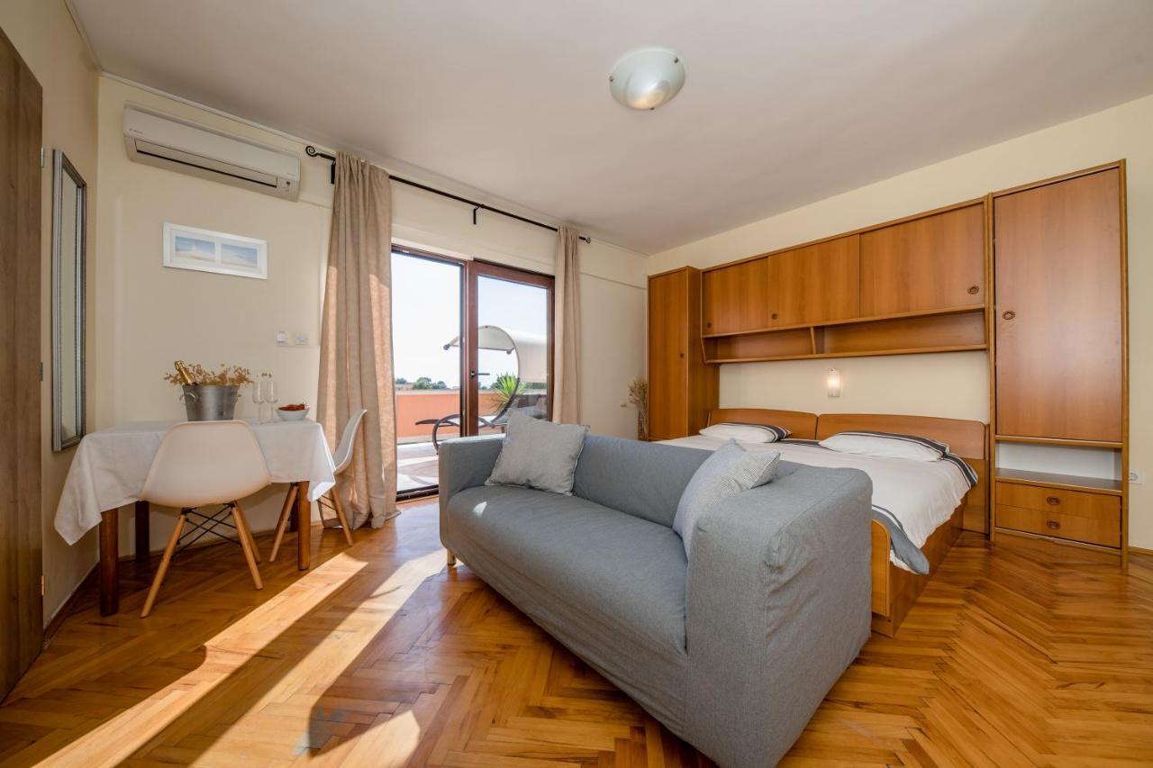 Apartments Tartuga Rab Town Extérieur photo