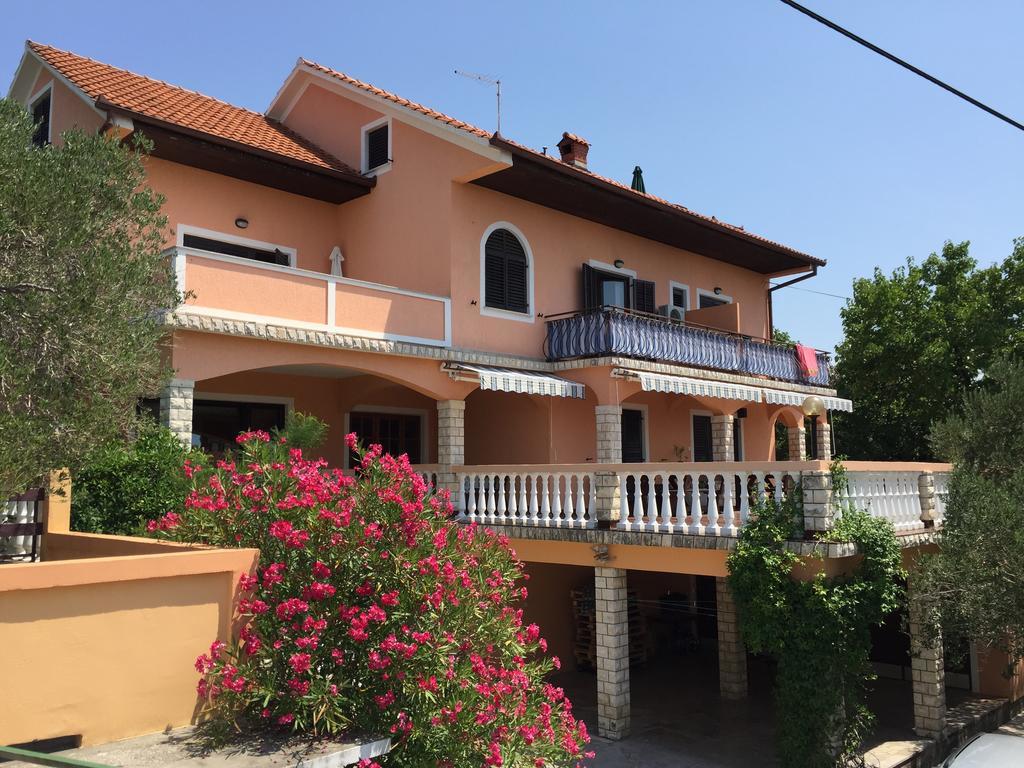 Apartments Tartuga Rab Town Extérieur photo